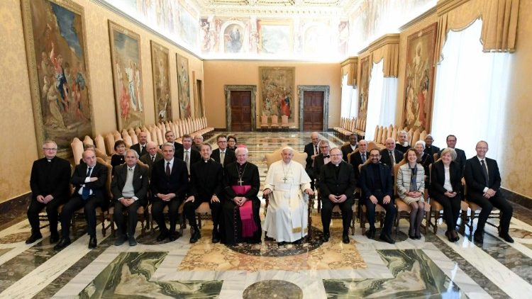 El Papa, a los historiadores: 'Construir juntos la civilización del encuentro'