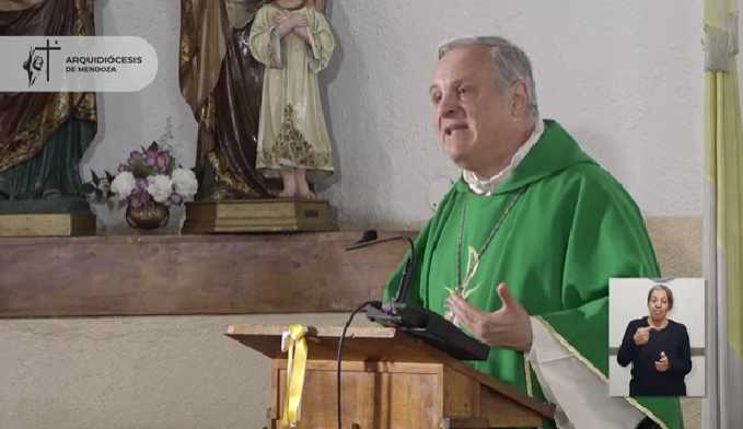 Mons. Colombo: 'Hay que tomar la propia cruz y seguir al Señor; esta es la invitación'
