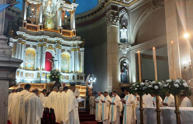 Mons. Urbanc recordó en la Misa Crismal que 'toda vocación sacerdotal es una gracia'