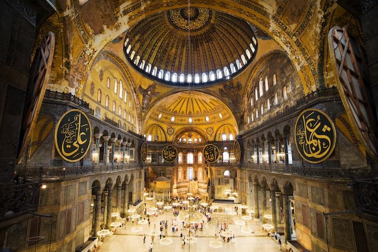 AIN: La conversión de Santa Sofía en mezquita discrimina a los cristianos