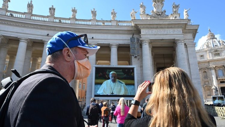 Ángelus del Papa: "Jesús nos dice: 'Levántense y no tengan miedo'"