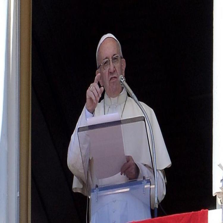 Ángelus: Sin la ayuda de Dios no sabemos vencer el mal Ángelus: Sin la ayuda de Dios no sabemos vencer el mal