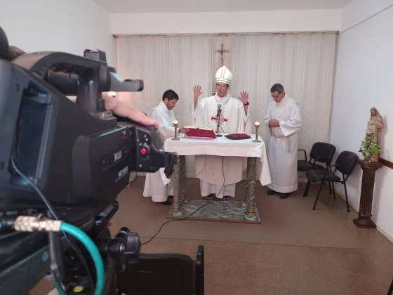 Comenzaron las transmisiones de la misa online en Mar del Plata