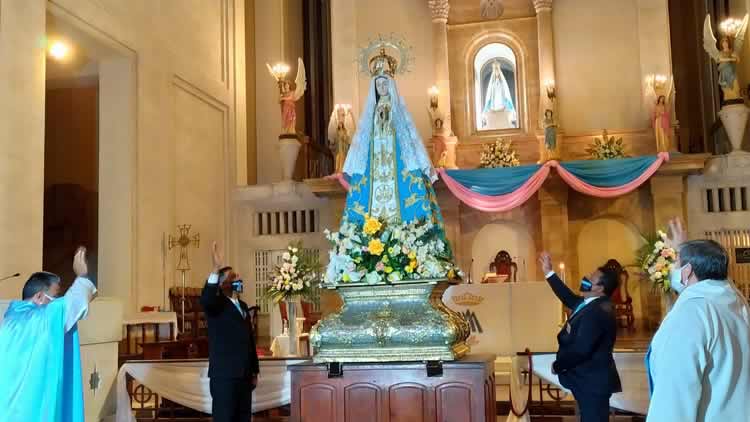 Con celebraciones atípicas, Itatí venera a su Virgen Patrona