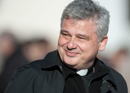 El Limosnero apostólico visita Ucrania llevando la "cercanía" del Papa