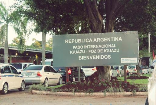 El obispo de Puerto Iguazú le pide al Presidente más control en el puente fronterizo