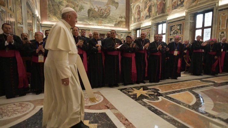 El Papa a los capellanes militares: sean ministros de Cristo y de los derechos del hombre
