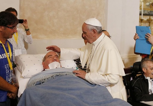 El Papa a los enfermos: "Recuerden que Jesús mira con humanidad la herida"