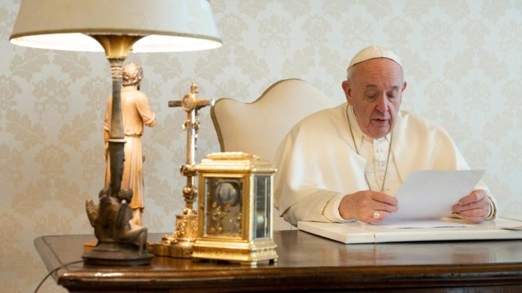 El Papa agradece el testimonio de los sacerdotes ancianos y enfermos