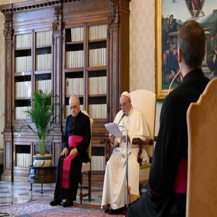 El Papa anima a buscar siempre y de todas maneras la paz