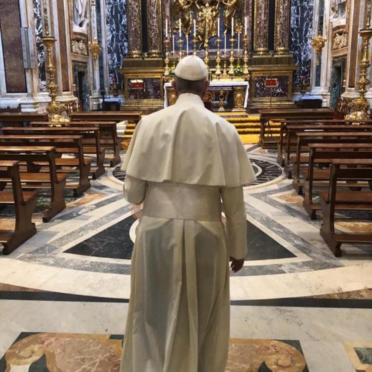 El Papa encomienda a la Virgen su viaje a África
