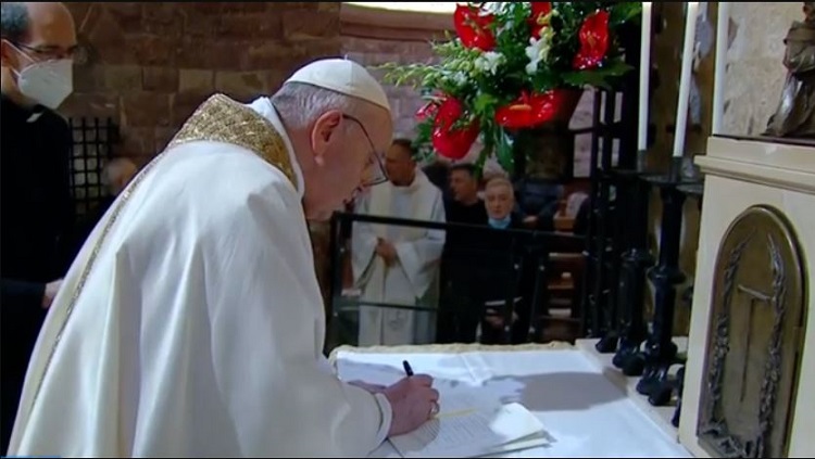 El papa Francisco firmó la encíclica "Fratelli tutti"