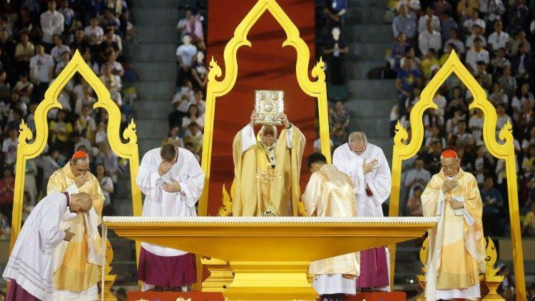 El Papa invitó a los católicos tailandeses a convertirse en discípulos misioneros El Papa invitó a los católicos tailandeses a convertirse en discípulos misioneros
