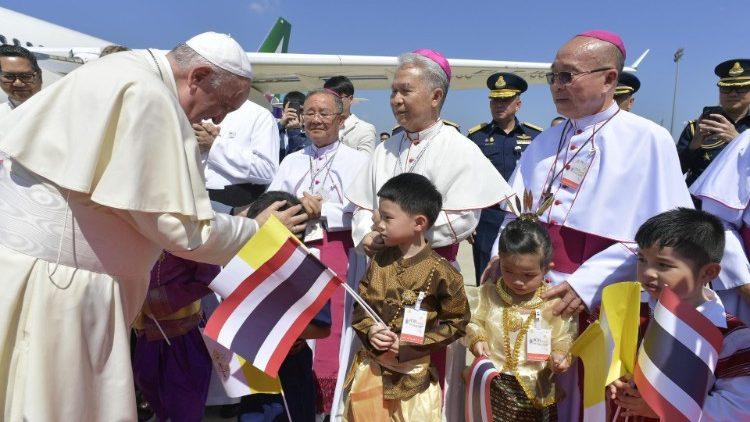 El Papa llegó a Tailandia