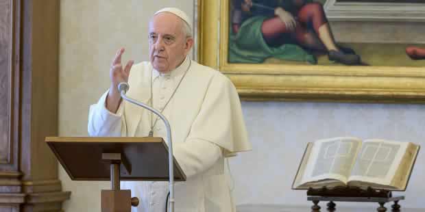 El Papa: No condenar, sino orar