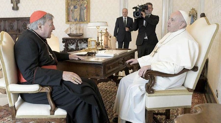 El Papa recibió al cardenal George Pell tras su regreso a Roma