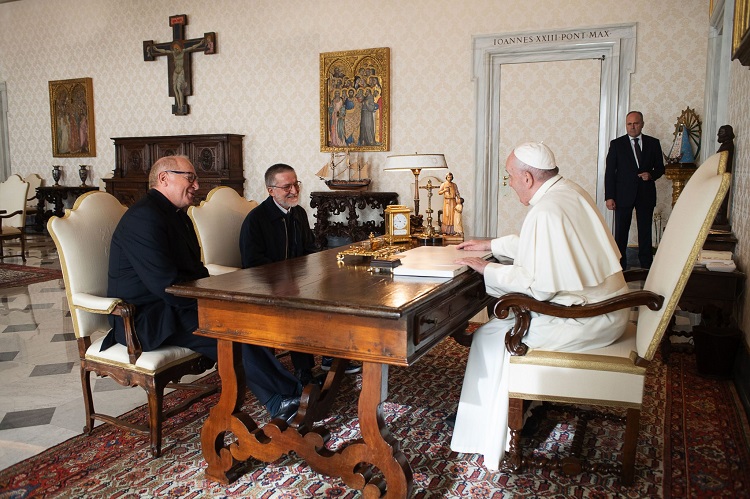 El Papa recibió al misionero secuestrado durante dos años por yihadistas