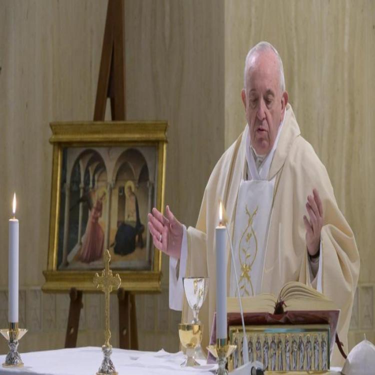 El Papa reza por las religiosas que arriesgan y dan la vida por asistir a los enfermos
