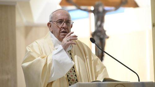 El Papa reza por los enfermeros, ejemplo de heroísmo en la pandemia