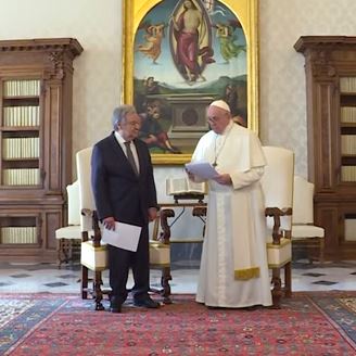 El Papa y la ONU defienden la dignidad humana "tantas veces explotada y pisoteada"