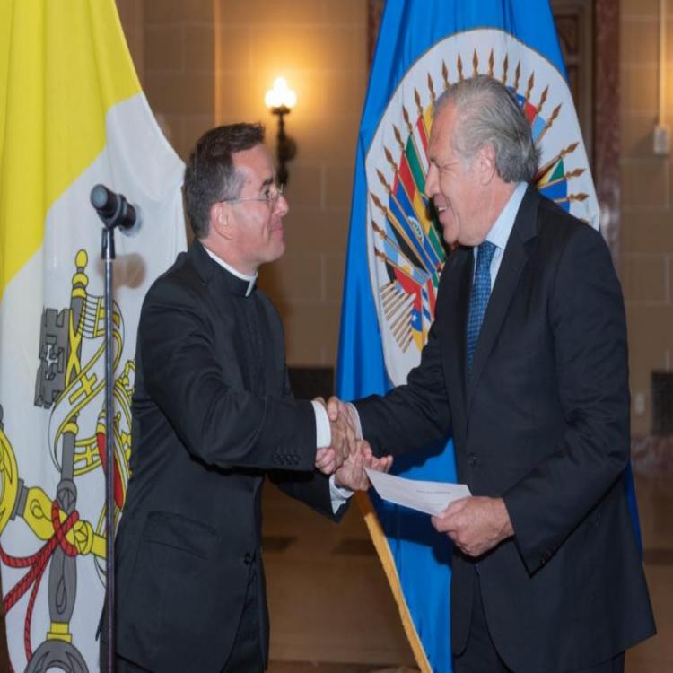El Vaticano se instala permanentemente en la OEA El Vaticano se instala permanentemente en la OEA