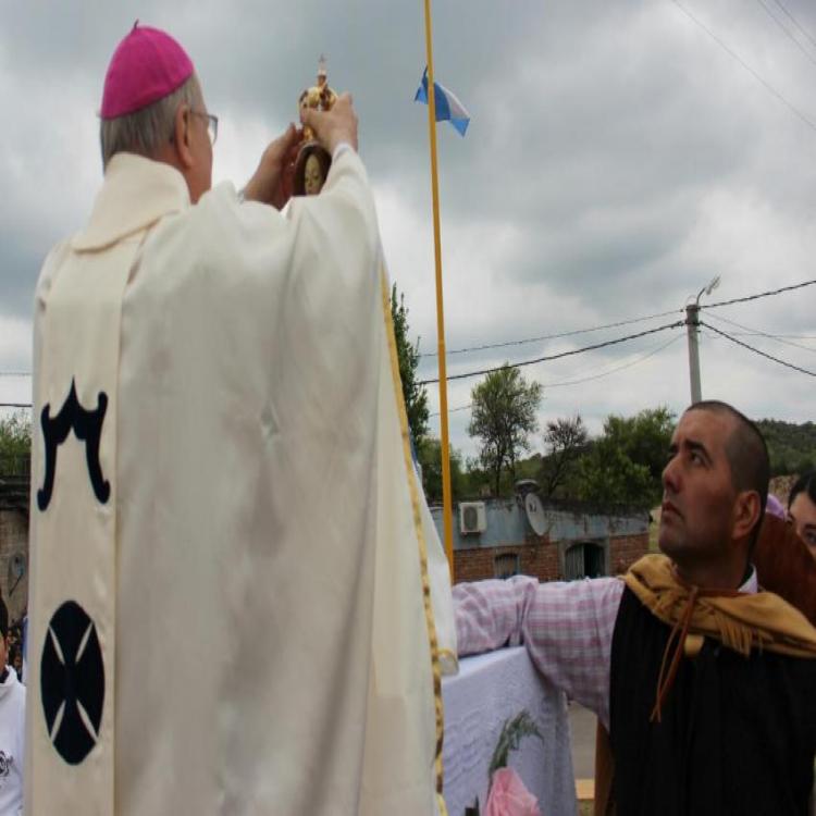 Fiesta en El Alto por la coronación de la imagen de la Inmaculada Concepción