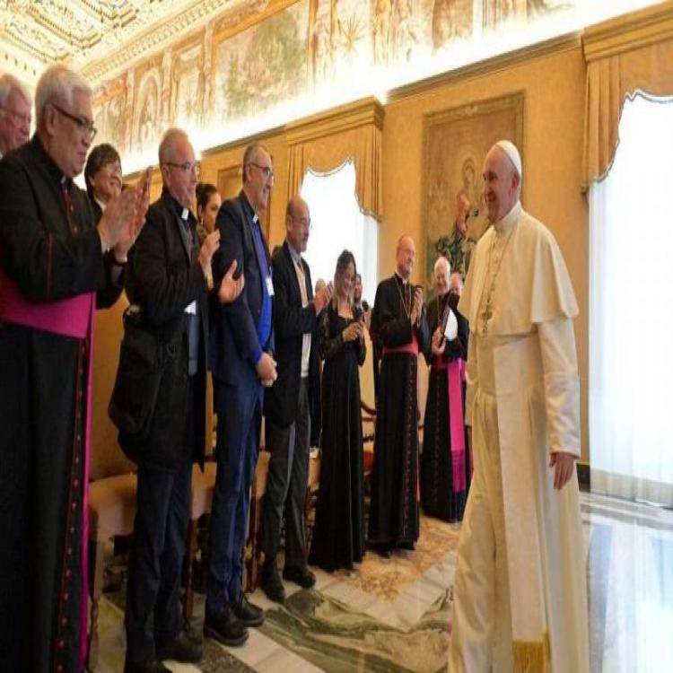 Francisco afirma que la música puede ayudar a acercarse a la Biblia Francisco afirma que la música puede ayudar a acercarse a la Biblia