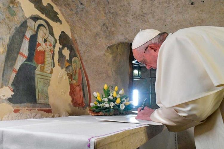 Francisco firma en Asís su tercera encíclica Fratelli tutti