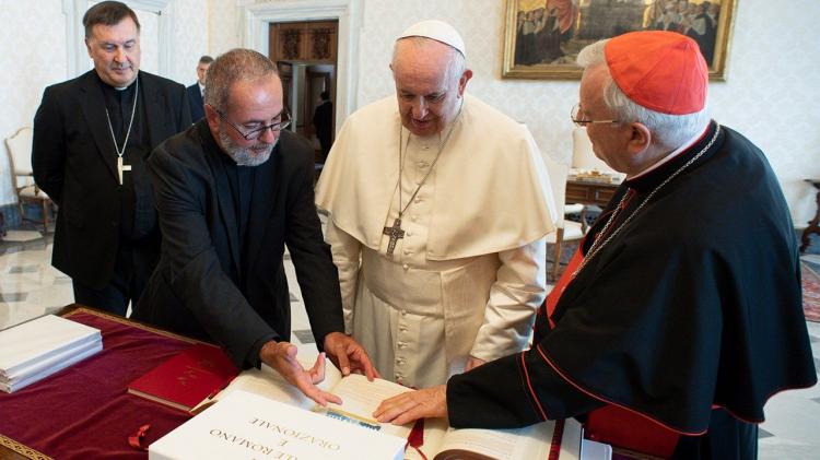 La CEI presentó al Papa su nuevo Misal