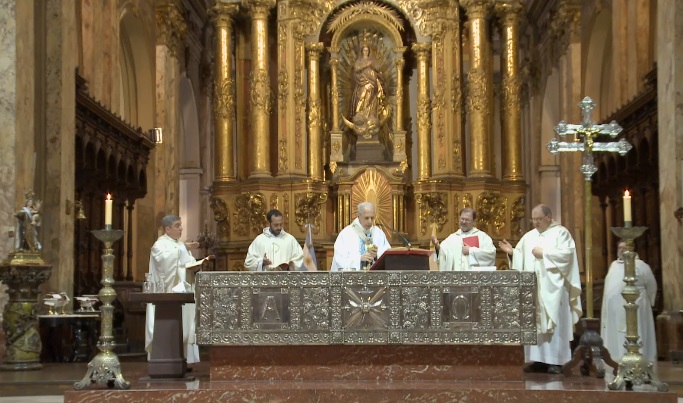 El cardenal Poli pidió la protección de la Virgen del Carmen