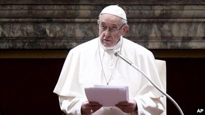 "La pena canónica es también un instrumento pastoral", dijo el Papa