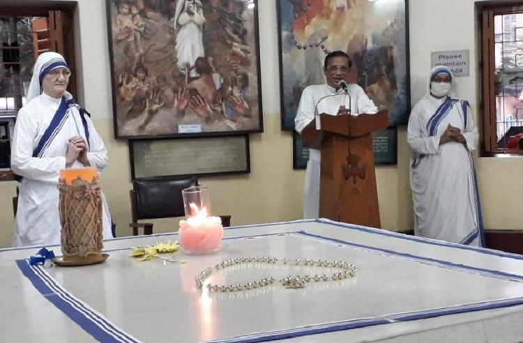 Las Misioneras de la Caridad celebran los 110 años del nacimiento de la Madre Teresa