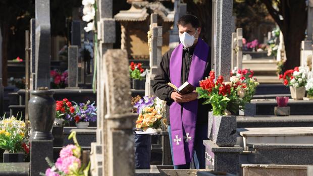 Los ministros religiosos podrán brindar responsos en cementerios de la ciudad