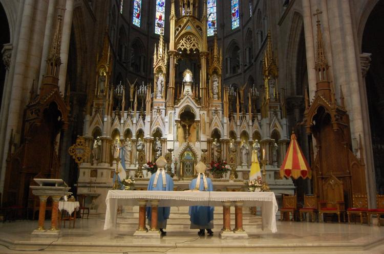 Los obispos de Quilmes llevaron las intenciones de la diócesis a la Virgen de Luján