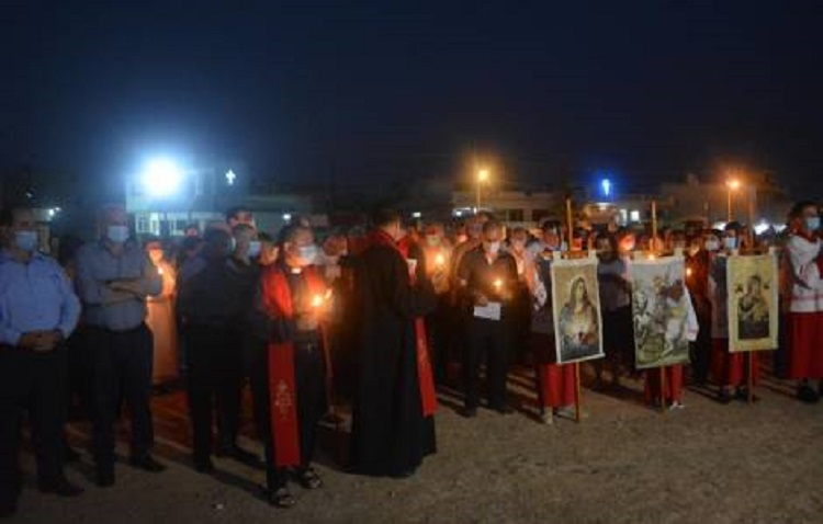 Los refugiados cristianos de la llanura de Nínive celebran la fiesta de la Santa Cruz