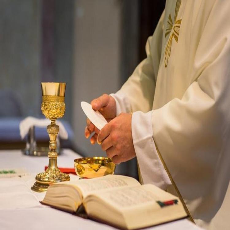 Mons. Aguer: Sobre la devastación de la liturgia