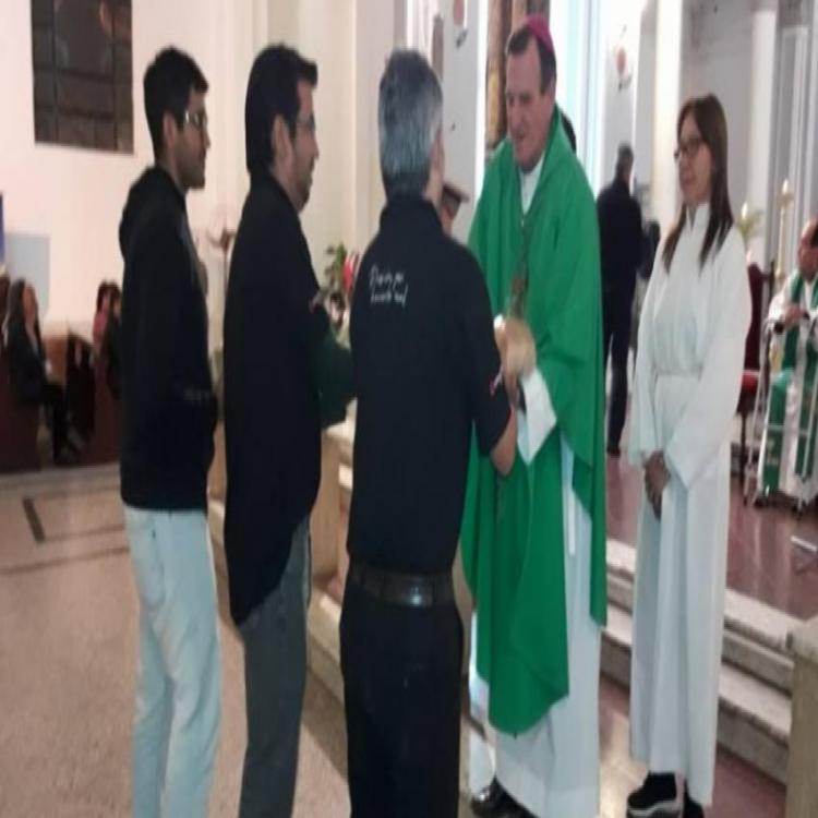 Mons. Canecín rezó junto a los empleados despedidos de Massalin