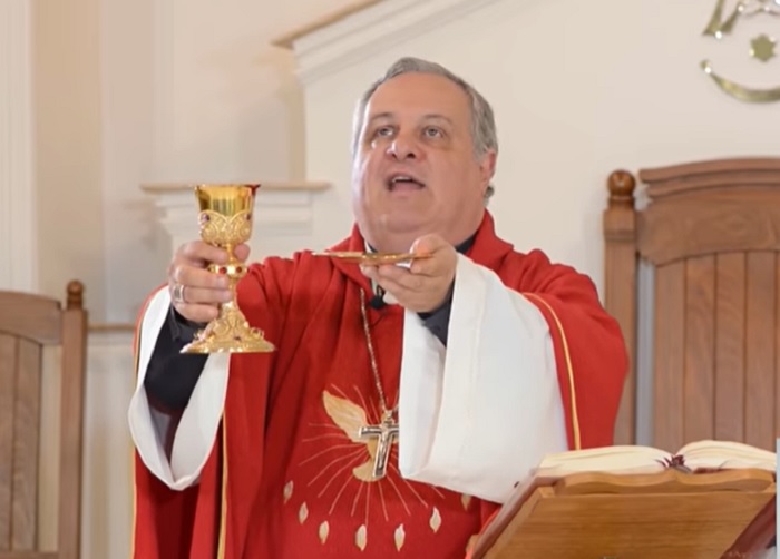 Mons. Colombo marca cómo vivir un Pentecostés exigente