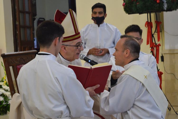 Mons. Juan Rubén Martínez ordenó un nuevo sacerdote para Posadas