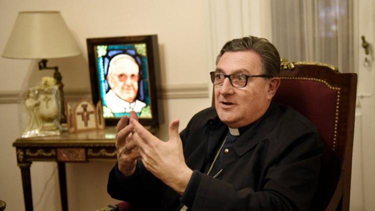 Mons. Martín lamentó que Santa Fe y Rosario apliquen la política del "descarte"
