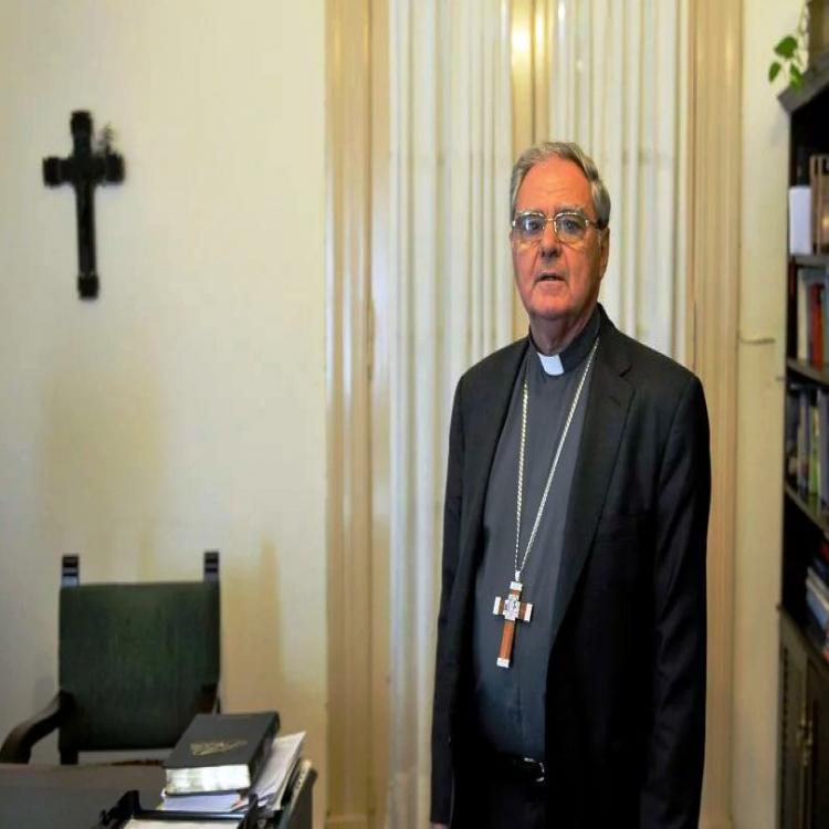 Mons. Ojea llama a unirse a la plegaria por la paz mundial