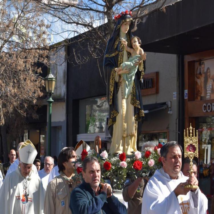 Mons. Raúl Martín llamó a imitar el modelo de misericordia de Santa Rosa de Lima