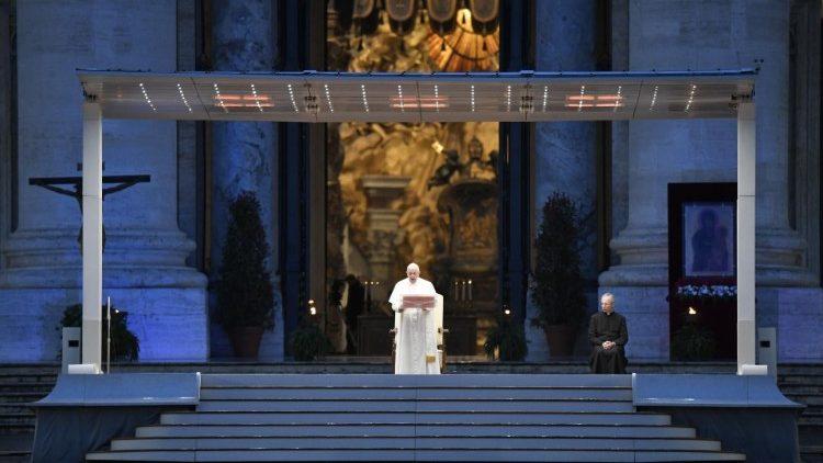 Mons. Rovai sobre la meditación del Papa: "Una oración llena de esperanza" Mons. Rovai sobre la meditación del Papa: "Una oración llena de esperanza"