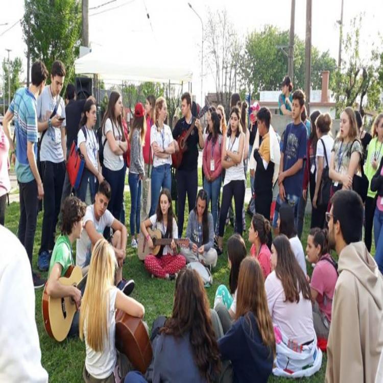 Mons. Torrado Mosconi exhortó a los jóvenes a dar testimonio de su fe Mons. Torrado Mosconi exhortó a los jóvenes a dar testimonio de su fe