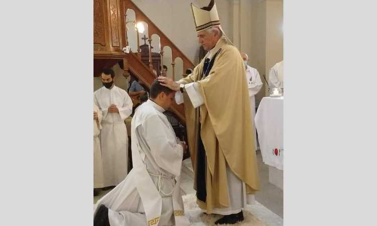 Mons. Uriona al nuevo sacerdote: "Instrumento en manos del Dios Providente"