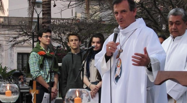 Monseñor Canecín a los estudiantes: "Recuerden siempre que Dios los ama"