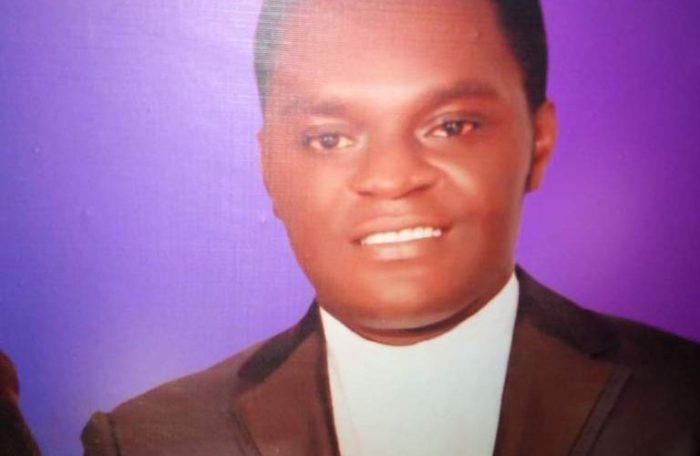 Nigeria: Un sacerdote secuestrado de camino al funeral de su padre