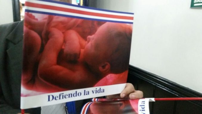 Obispos costarricenses: "El no nacido no es un producto, es una persona"
