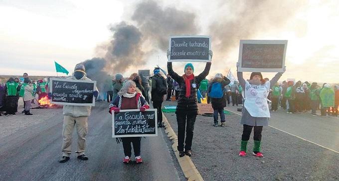Obispos llaman a la calma y la serenidad en la convulsionada Chubut Obispos llaman a la calma y la serenidad en la convulsionada Chubut