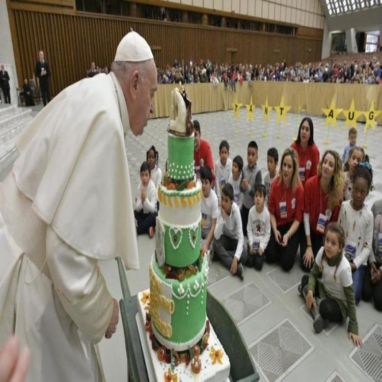 "Paz, amor y esperanza" en el encuentro del Papa con los niños del dispensario pediátrico